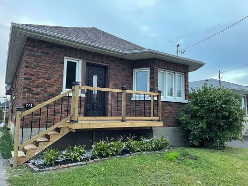 Fantastic Bungalow just by 401, Oshawa Shopping Centre Mall and Tech University.