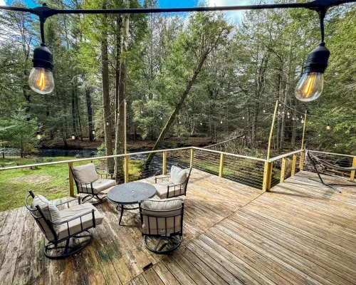 Enchanting River - Waterfront A Frame Cabin Hoteles en Highland