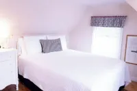 Harbor Hill Inn - Penzance Suite Hotels in Pepin