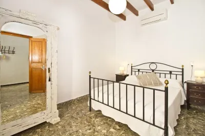 Pou davall house Mirador d'Artà附近的飯店