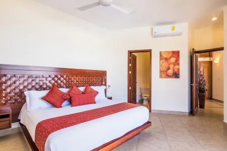 Breathtaking Beachfront Condo with luxurious amenities!