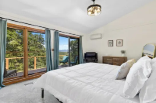 Mountain-Top Adventure meets Picturesque Retreat