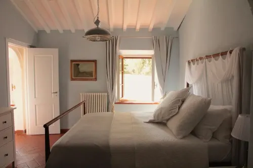 A Beautiful Tuscan Villa; a Large Private Pool, Spacious Grounds & Cinema Room. Hotel a Chianni