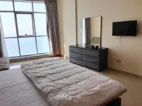 Two-bedroom hotel apartment with a living room and a sea view, VIP Các khách sạn ở 