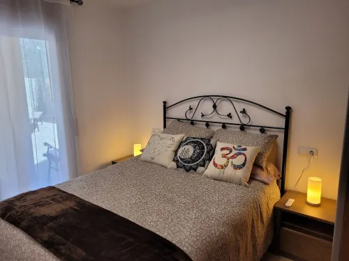 5 minutes from the beach, bus terminal and nightlife!