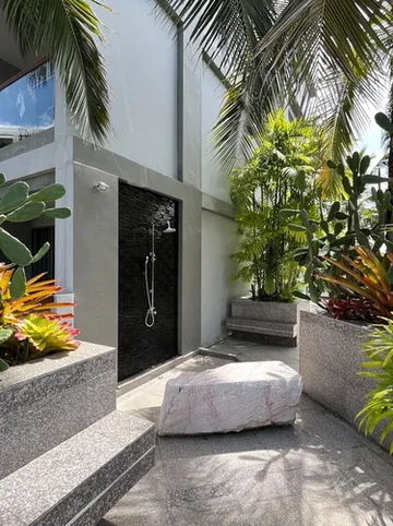 รูปภาพของInstagramable 1br pool access apartment near Bangtao Beach