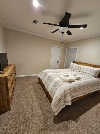 3 Bedroom/2 Full Bath House in Seneca, SC. 4 miles from Clemson Campus! Отели рядом с достопримечательностью «Дайк»