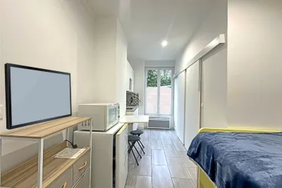 Comfort studio 뀨헤 가든 주변 호텔