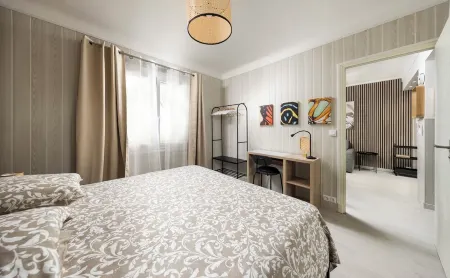 1 bedroom + Seaside lounge with garden Отели рядом с достопримечательностью «Promenade Le Corbusier»