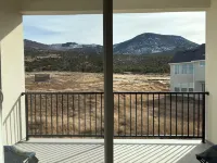 National Park Launching Pad  - 3 beds 2.5 baths - Tesla Charger