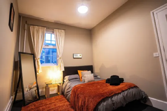 Wolverhampton City Centre, Luxury Apartment