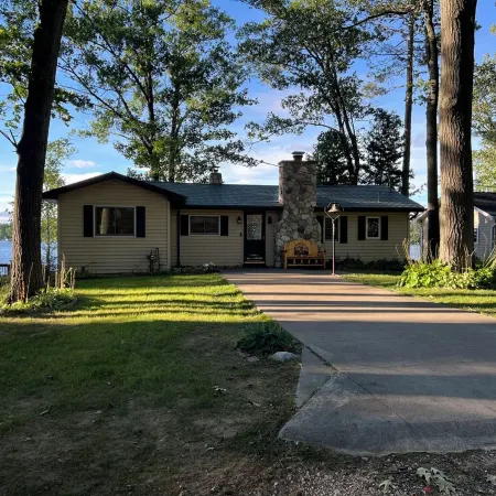 Your rustic lakeside retreat awaits at Goldens on the Lake!