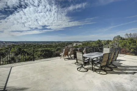 Luxury retreat, magnificent sunset views