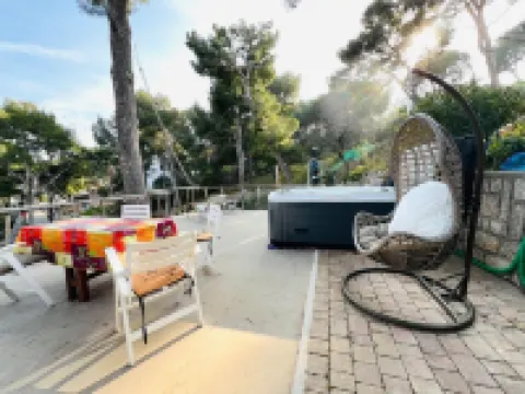 Villa la Nicole balneotherapy 2 steps from the sandy beach