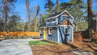 Private Atlanta Tiny House with Mini Golf Course