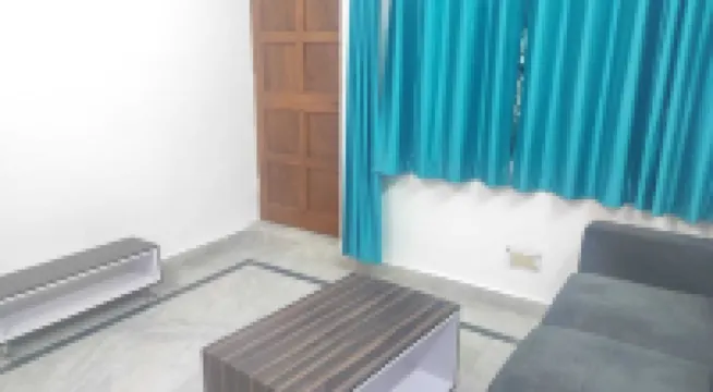 1BHK Homely Apartment – 5 Min to Metro , Kitchen & Free Wi-Fi