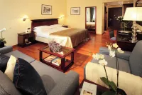 Starhotels Excelsior Hotels near Galleria d'Arte de' Foscherari