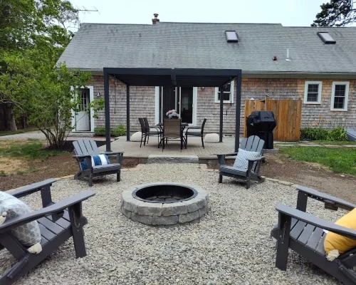 FREE BEACH PASS! NEAR CRAIGVILLE BEACH! 4 bedroom in charming Barnstable w/ AC. Hotels in Centerville