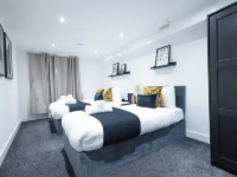 Sunrise Haven Sleeps 7 with Parking Hotels in Gravesend