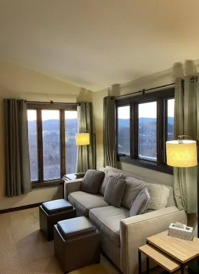 Inviting 2-bedroom chalet with views in Warren - Perfect for a cozy getaway