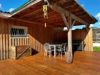 House with swimming pool on the edge of the Arcachon basin. Hotels in Biganos