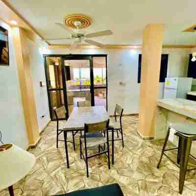 LOVLY CONDO APART AT VIVYMITCHEL Others