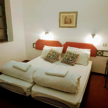 Ron Hotel