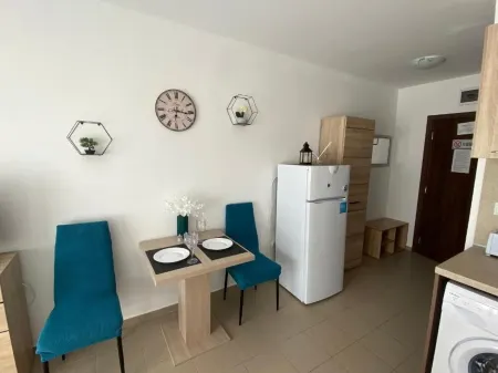 Admiral Plaza Studio With Pool View Отели в г. Санни-Бич