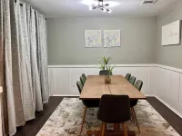 5-bedroom , 2 king beds , Media Room villa in charming Greenville - 3-Star