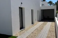 Holiday home with pool 15 minutes walk from the beach and 5 minutes from Aroeira golf course Hotel di Corroios