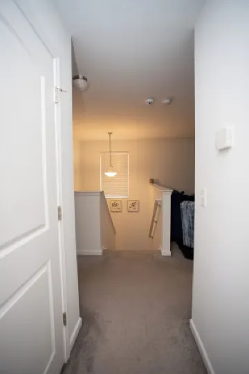 4-bdrm/3-ba home with WiFi, fenced yard, AC & washer/dryer. 20 mins to Charlotte