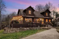 Mountain Mama Cabin Luxury Getaway on NR Gorge Rim! Hot+Cold Tubs/Sauna/Games