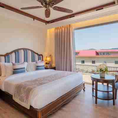 ELIVAAS Prive The Royce Rooms