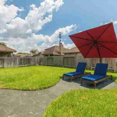 1 story, foosball, COZY 3 bedroom in The Woodlands ! ! Hotel Exterior