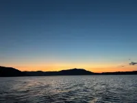 Cherokee Cabin Renovated - Cliff & Lake Views - Cave Run Lake & Red River Gorge فنادق في Menifee County