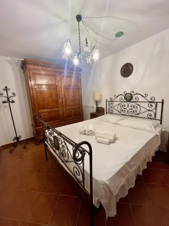 Melachecca tuscan chianti villa private park 2 apt love views Отели в г. Поджибонси