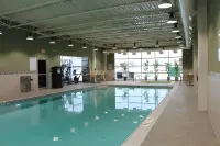 Holiday Inn Express & Suites Cold Lake Các khách sạn ở Hồ Cold
