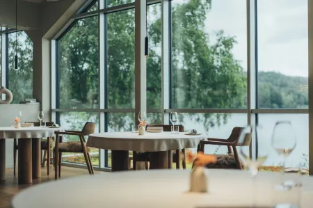 Hällsnäs Hotell & Restaurang Отели в г. Мёльнлюкке