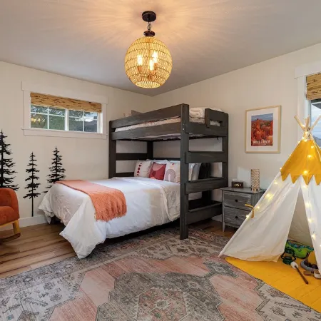 2Br Retreat Near Zion•Bryce•Wave: Hot Tub + Views!