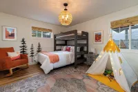 2Br Retreat Near Zion•Bryce•Wave: Hot Tub + Views!