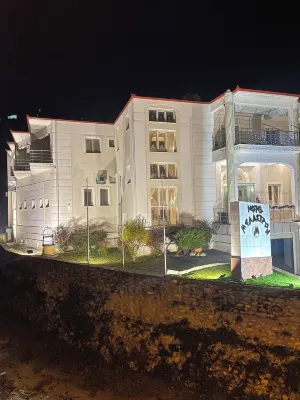 Melastron Hotel a 