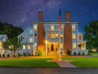 Charm on Main Hotels in Brewster