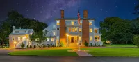 Charm on Main Hotels near Cape Cod Rail Trail