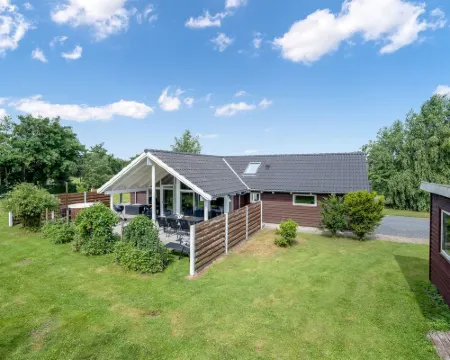 "Mika" - 800m from the sea Hoteles en Idestrup