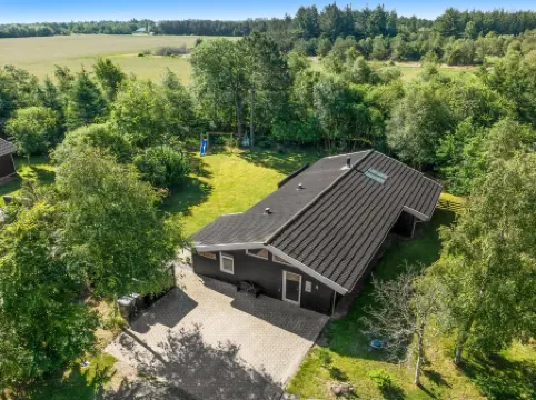 "Arny" - 1.5km from the Sea