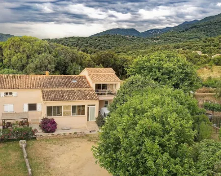 Apartment 5 km from the beach 索拉卡羅酒店