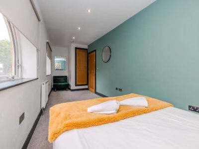 Central Hove 3 Bedroom Flat BN340BWIL