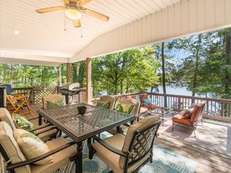 Peachy Pines - Serene Lakefront Cottage w/ Dock