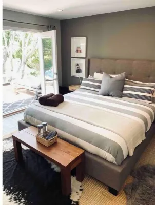 LUXURY Designer Home w/ INCREDIBLE VIEWS biz ready Hotels in North Clairemont