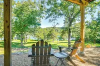 Reeds Spring Retreat w/ Lakeview Deck + Grill - que admiten mascotas
